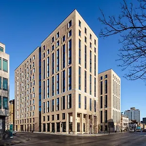 Zeni Studio, In Apartment Southampton